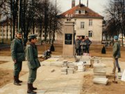 historia wokol pomnika sie toczy 2